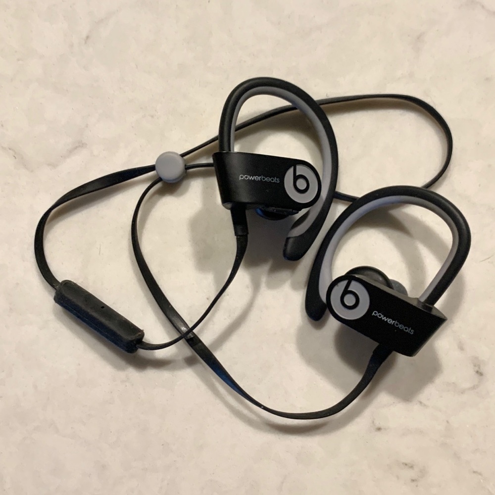 Black Powerbeats